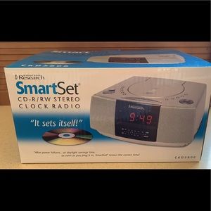 Alarm clock with CD Player. NEW